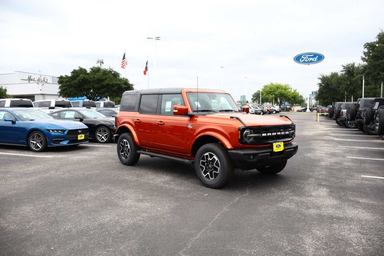 2024 Ford Bronco Outer Banks® in Houston, TX - Mac Haik Auto Group