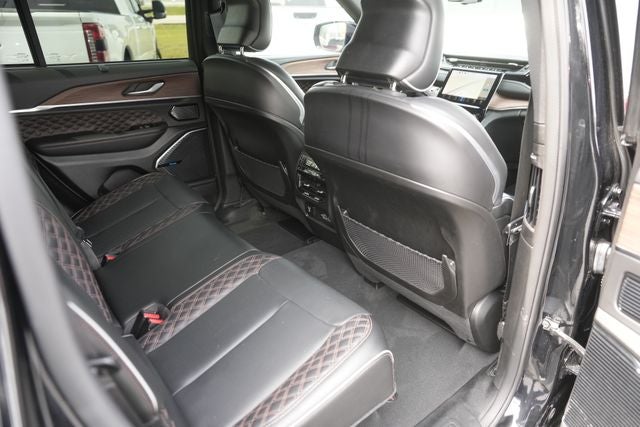 2023 Jeep Grand Cherokee Summit