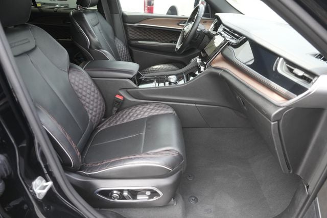 2023 Jeep Grand Cherokee Summit