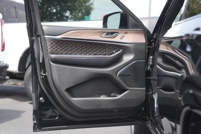 2023 Jeep Grand Cherokee Summit