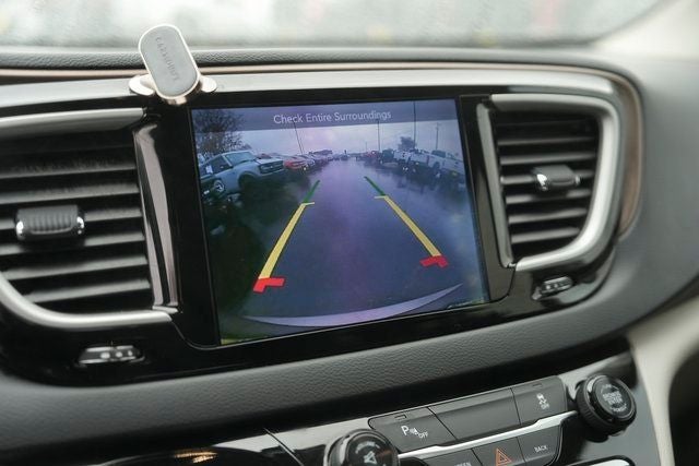 2017 Chrysler Pacifica Touring L