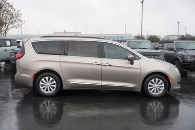 2017 Chrysler Pacifica Touring L
