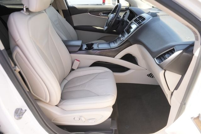 2019 Lincoln Nautilus Select