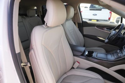 2019 Lincoln Nautilus Select