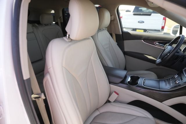 2019 Lincoln Nautilus Select