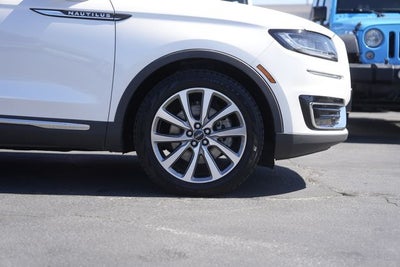 2019 Lincoln Nautilus Select