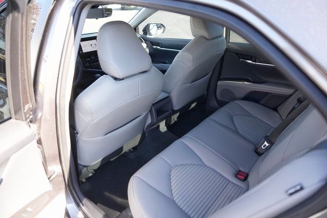 2022 Toyota Camry Hybrid SE