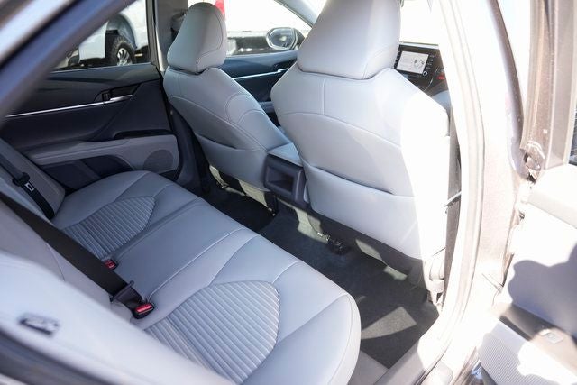 2022 Toyota Camry Hybrid SE