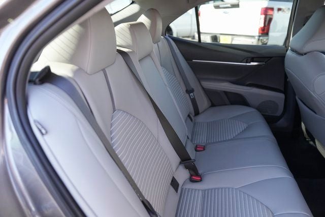 2022 Toyota Camry Hybrid SE