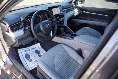 2022 Toyota Camry Hybrid SE