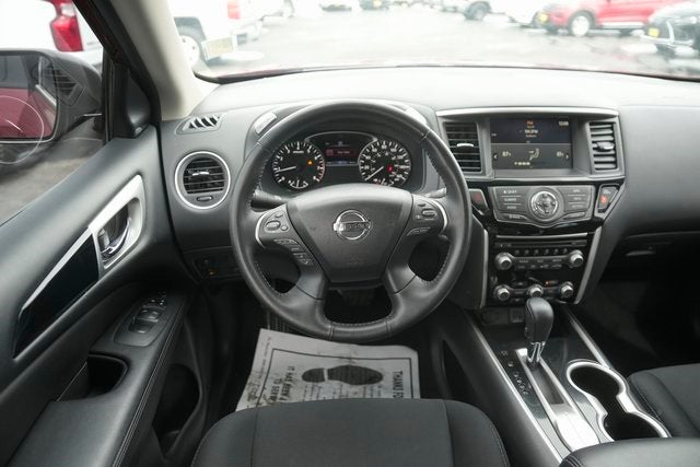 2020 Nissan Pathfinder SV