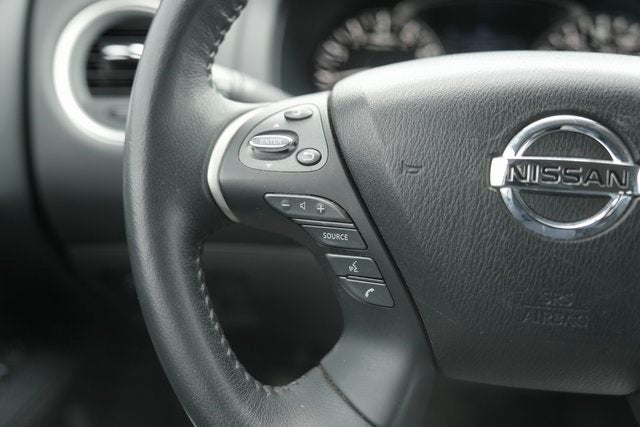 2020 Nissan Pathfinder SV