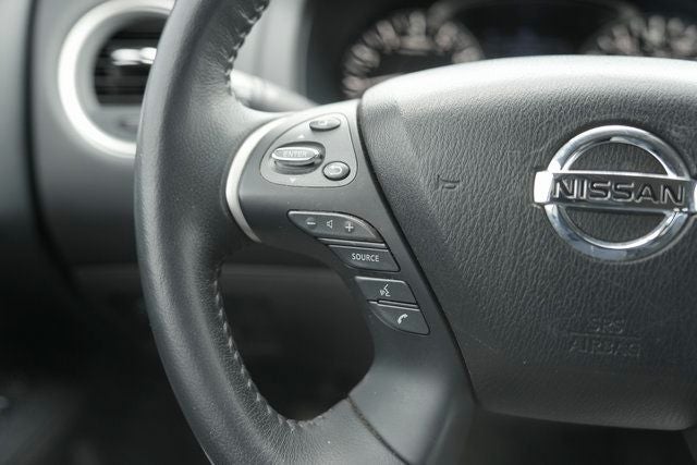 2020 Nissan Pathfinder SV