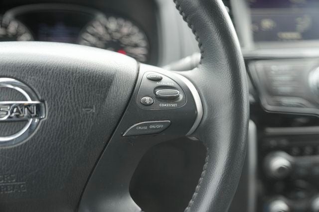 2020 Nissan Pathfinder SV