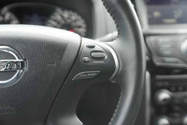 2020 Nissan Pathfinder SV