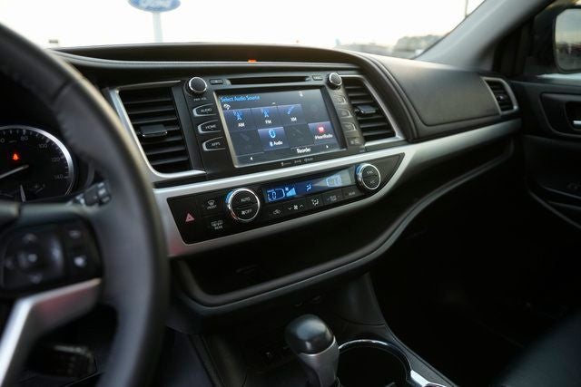 2016 Toyota Highlander XLE V6