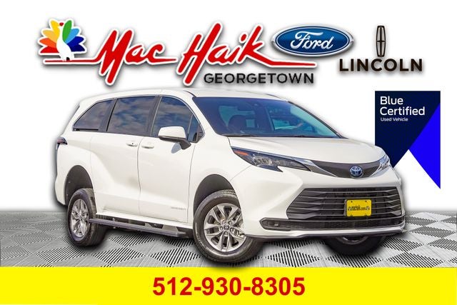 2025 Toyota Sienna LE 8 Passenger