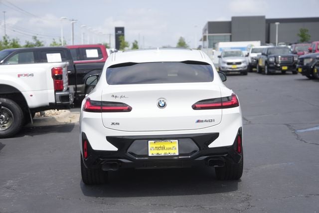 2022 BMW X4 M40i