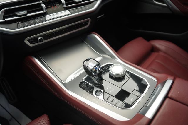 2021 BMW X6 M50i