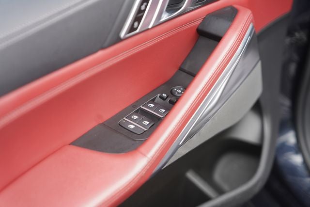 2021 BMW X6 M50i