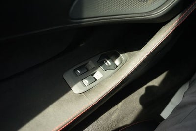 2017 McLaren 570GT Base
