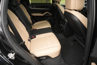 2025 Porsche Cayenne Base