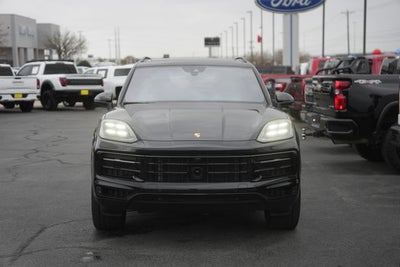 2025 Porsche Cayenne Base