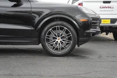 2025 Porsche Cayenne Base