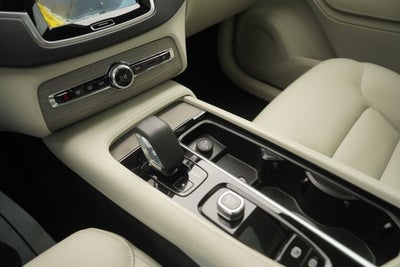 2025 Volvo XC90 B6 Plus 6-Seater