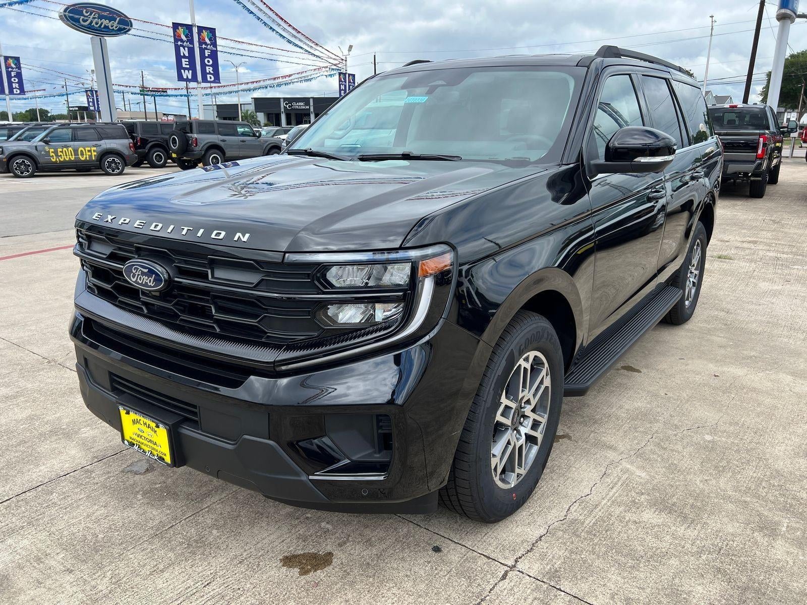 2026 Ford Expedition Active