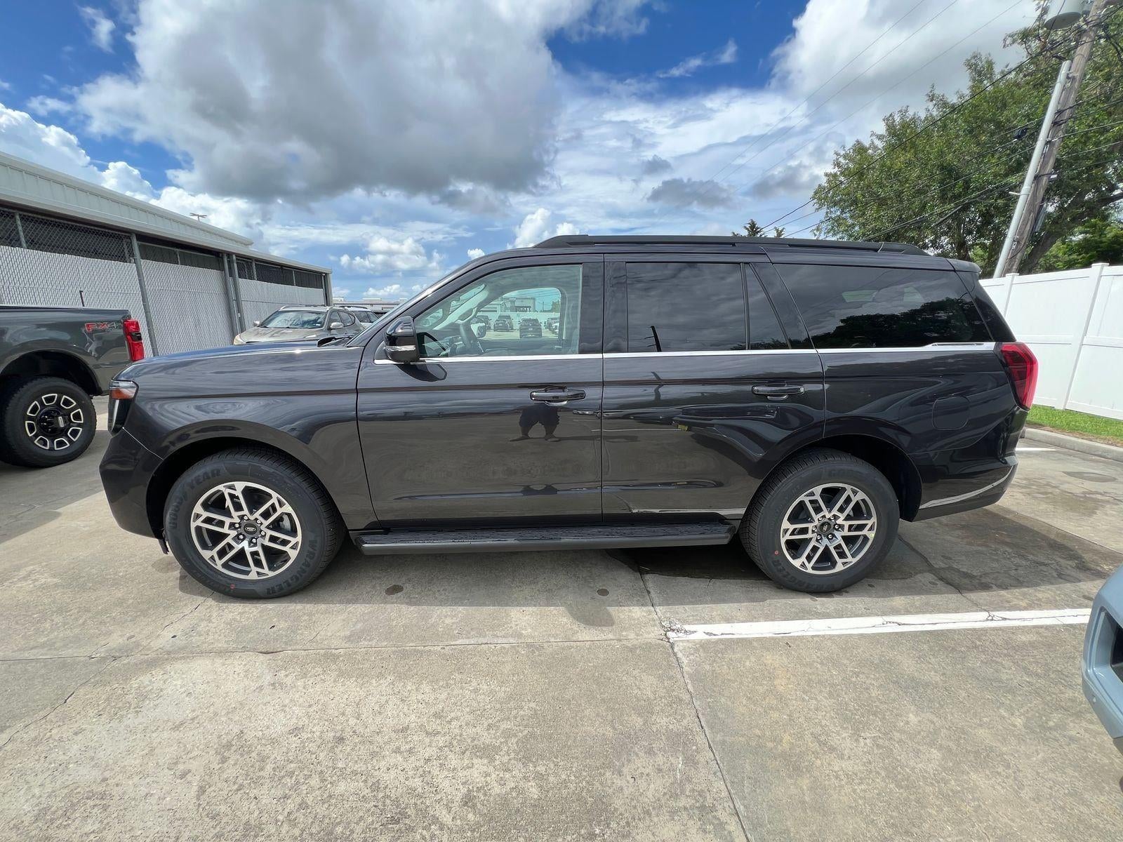 2026 Ford Expedition Active