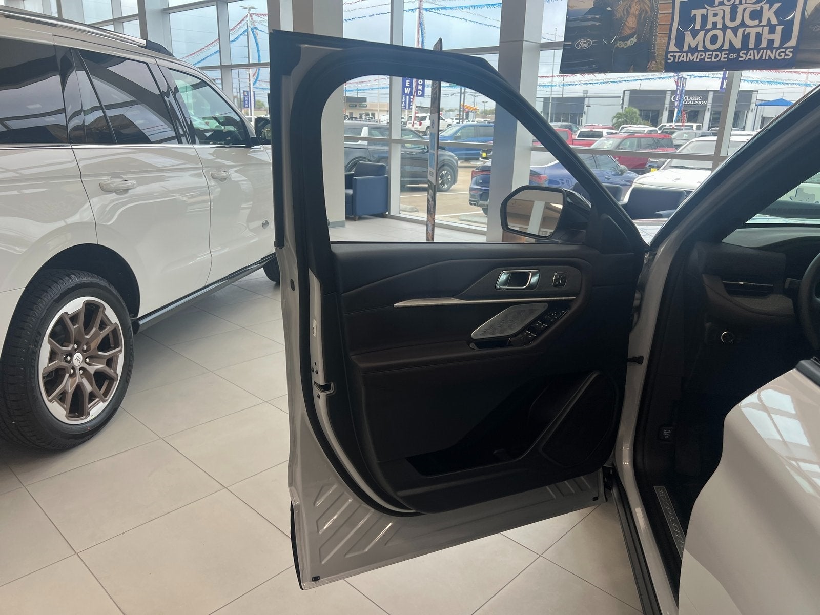 2026 Ford Explorer Platinum™