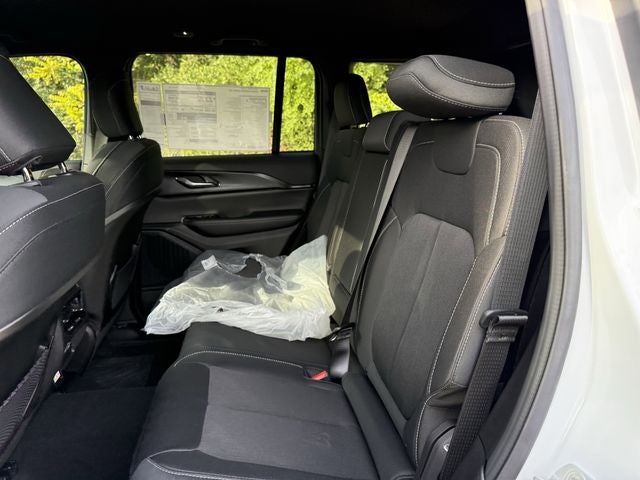 2025 Jeep Grand Cherokee GRAND CHEROKEE LAREDO 4X2