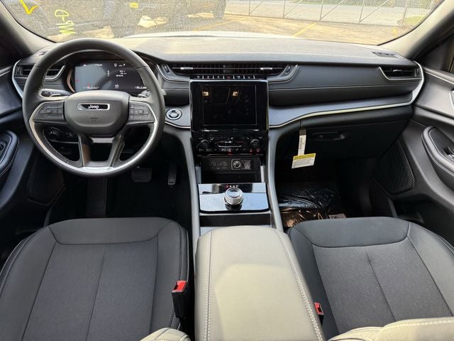 2025 Jeep Grand Cherokee GRAND CHEROKEE LAREDO 4X2