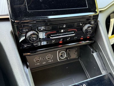 2025 Jeep Grand Cherokee GRAND CHEROKEE LAREDO 4X2