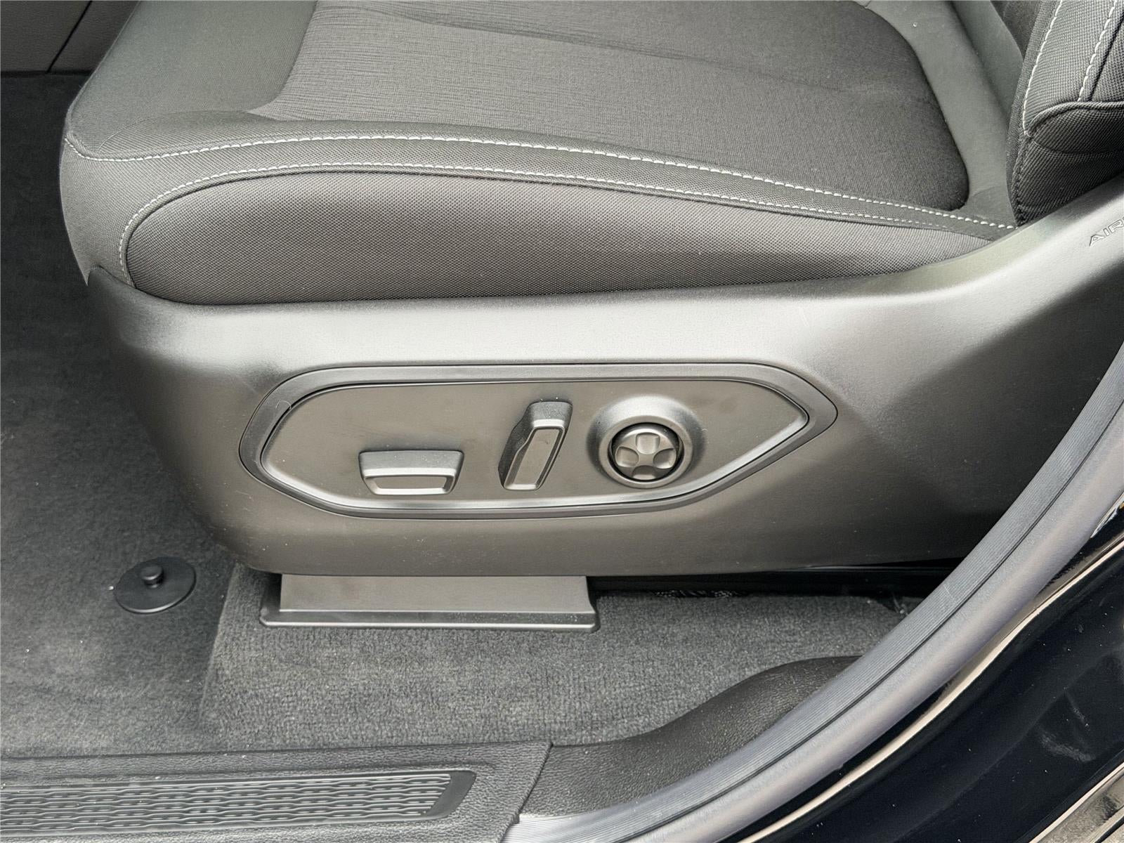2026 Jeep Grand Cherokee GRAND CHEROKEE LAREDO X 4X2