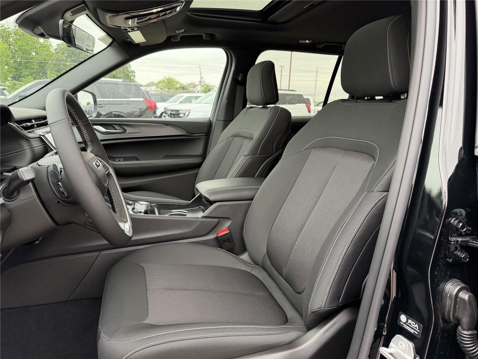 2026 Jeep Grand Cherokee GRAND CHEROKEE LAREDO X 4X2