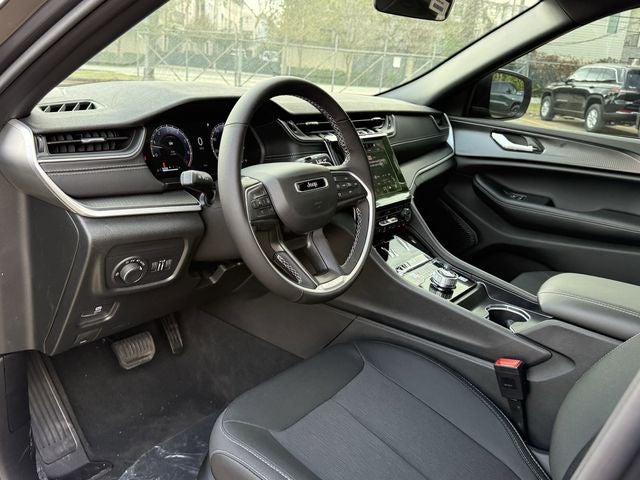 2025 Jeep Grand Cherokee GRAND CHEROKEE LAREDO X 4X2