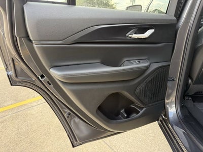 2025 Jeep Grand Cherokee GRAND CHEROKEE LAREDO X 4X2