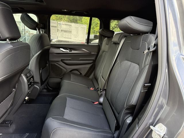 2025 Jeep Grand Cherokee GRAND CHEROKEE LAREDO X 4X2