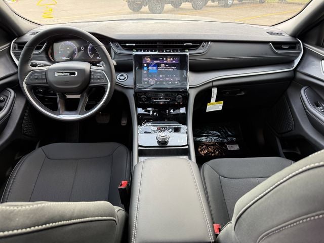 2025 Jeep Grand Cherokee GRAND CHEROKEE LAREDO X 4X2