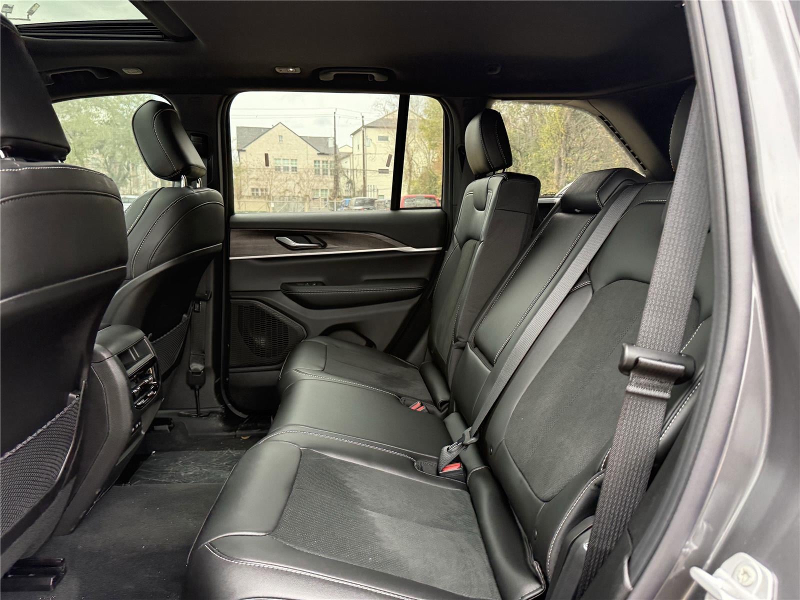2026 Jeep Grand Cherokee GRAND CHEROKEE LAREDO ALTITUDE 4X2