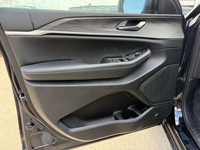 2026 Jeep Grand Cherokee GRAND CHEROKEE LAREDO ALTITUDE 4X2