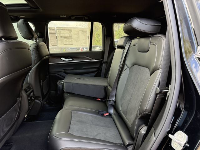 2026 Jeep Grand Cherokee GRAND CHEROKEE LAREDO ALTITUDE 4X2