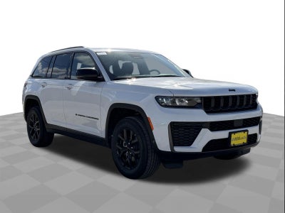 2026 Jeep Grand Cherokee Laredo Altitude