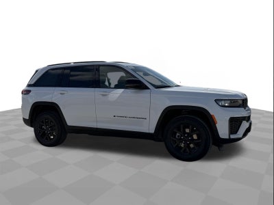2026 Jeep Grand Cherokee Laredo Altitude
