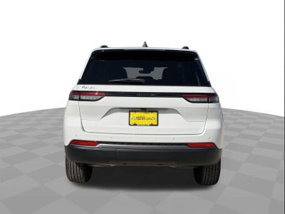 2026 Jeep Grand Cherokee Laredo Altitude
