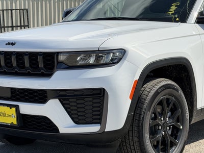 2026 Jeep Grand Cherokee Laredo Altitude