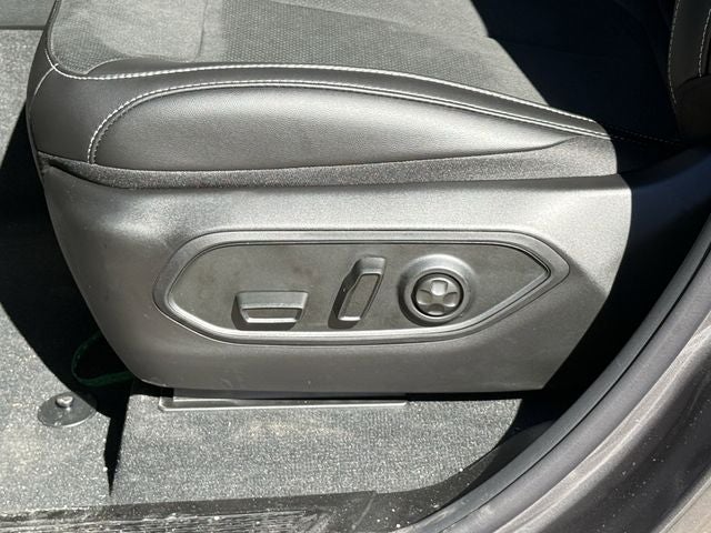 2026 Jeep Grand Cherokee GRAND CHEROKEE LAREDO ALTITUDE 4X2