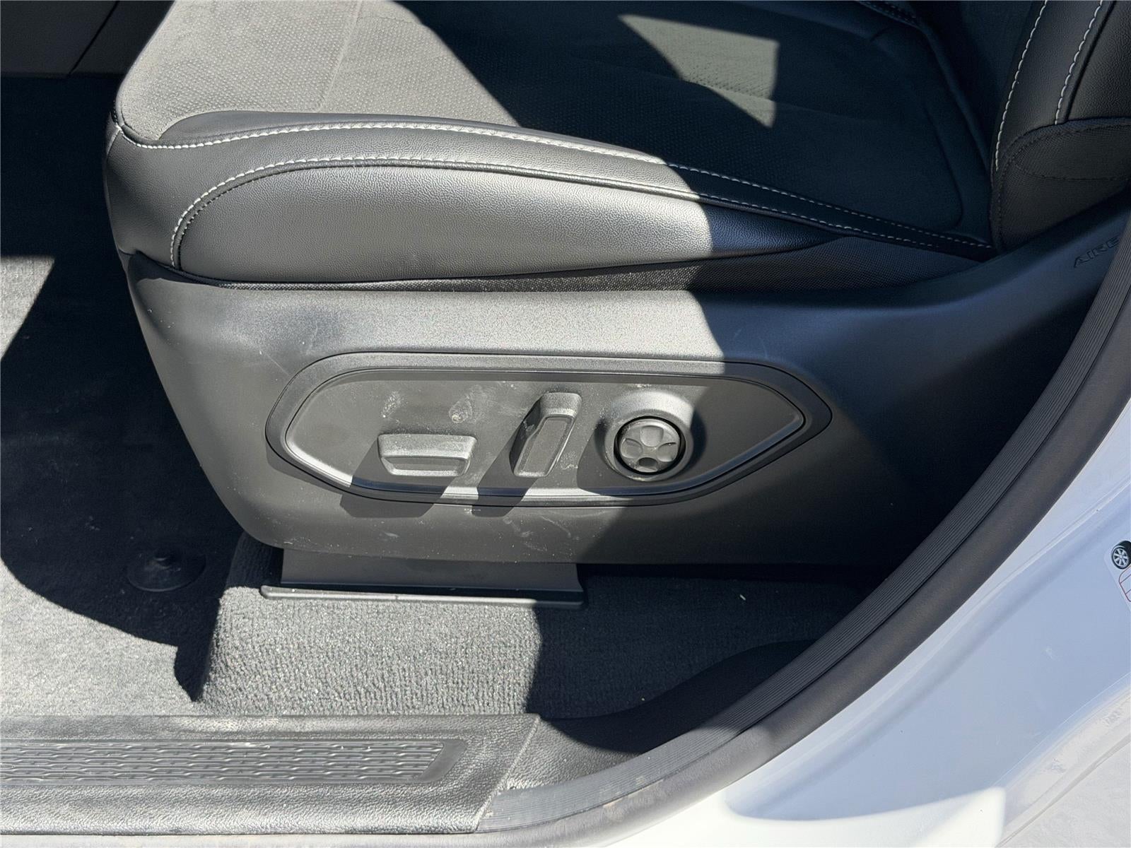 2026 Jeep Grand Cherokee GRAND CHEROKEE LAREDO ALTITUDE 4X2